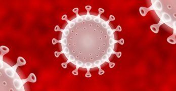 Coronavirus, imposto l’obbligo della mascherina all’aperto in Campania