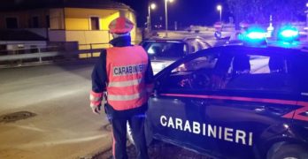 MONTORO (AV) – DI NOTTE IN GIRO CON UNA “SCACCIACANI” PRIVA DI TAPPO ROSSO: GIOVANE COPPIA DENUNCIATA DAI CARABINIERI