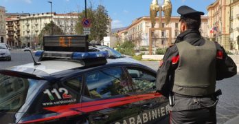 Furto aggravato: è il reato di cui dovrà rispondere un trentenne del Gambia, in Italia senza fissa dimora e con svariati precedenti di polizia, arrestato dai Carabinieri della Sezione Radiomobile della Compagnia di Avellino